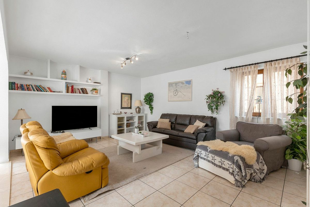 4-bedroom Apartment In Torrevieja, Spain (160 M²)