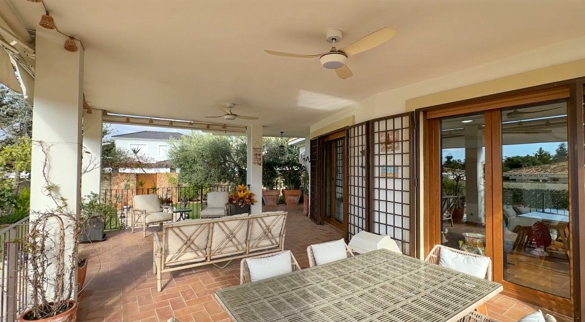 7-bedroom Villa In Orihuela Costa, Spain (450 M²)