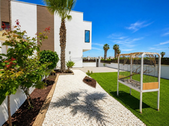 3-bedroom House In Torrevieja, Spain (106 M²)