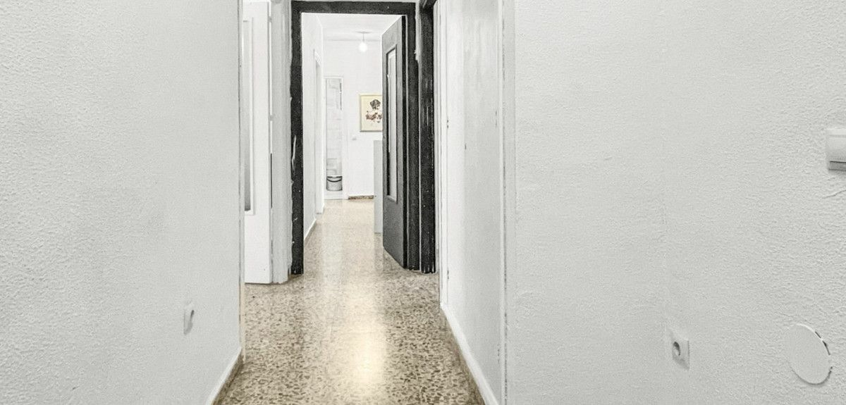 4-bedroom Apartment In Guardamar Del Segura, Spain (137 M²)