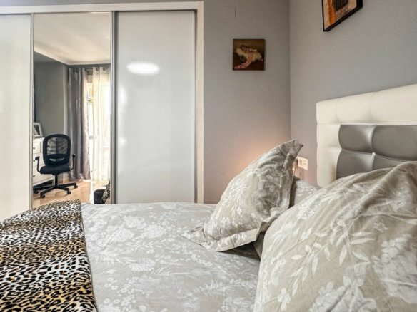 3-bedroom Apartment In Torrevieja, Spain (94 M²)