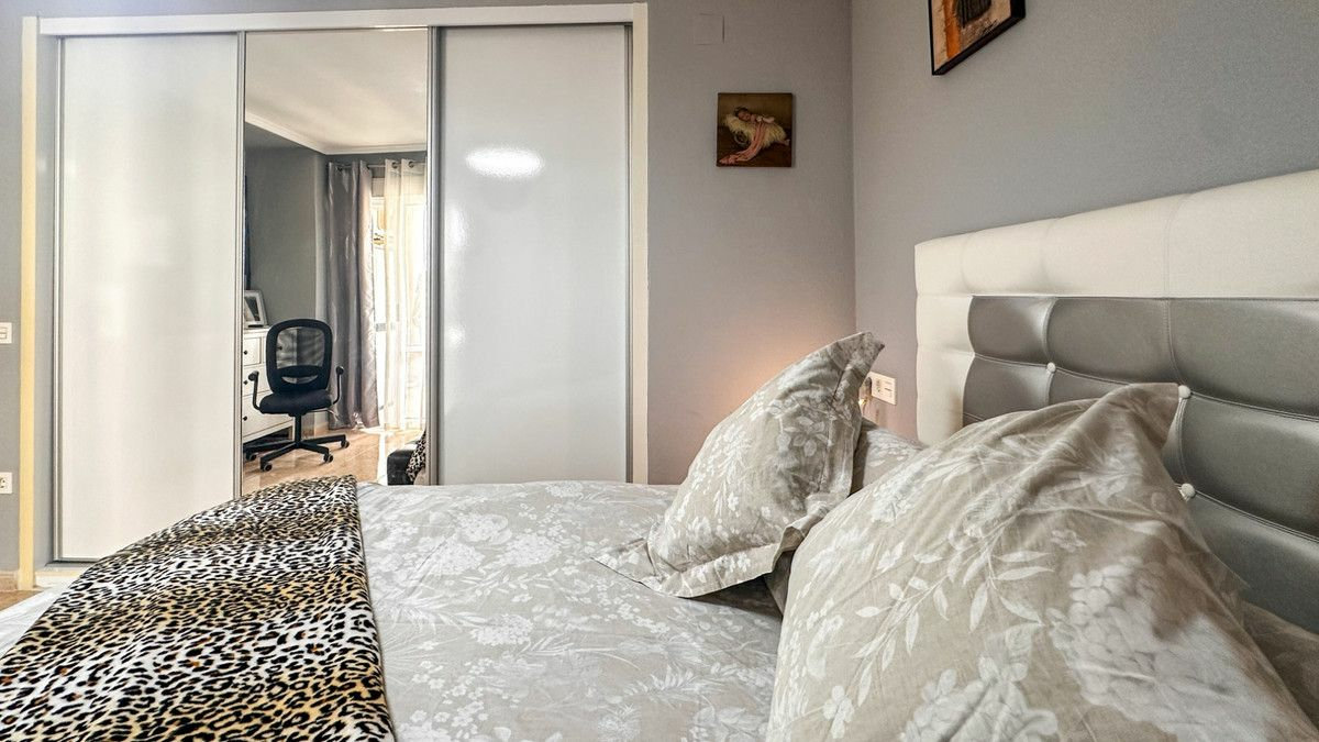 3-bedroom Apartment In Torrevieja, Spain (94 M²)