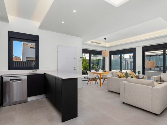 3-bedroom Villa In La Marina, Spain (226 M²)