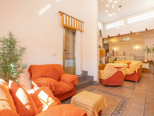 4-bedroom Villa In La Union, Spain (163 M²)