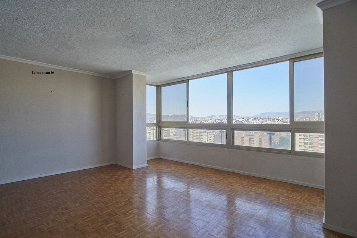 4-bedroom Apartment In Alicante, Spain (170 M²)