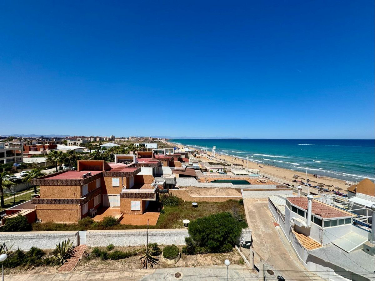 2-bedroom Apartment In Torrevieja, Spain (62 M²)