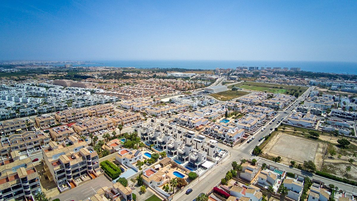 4-bedroom Villa In Orihuela Costa, Spain (203 M²)