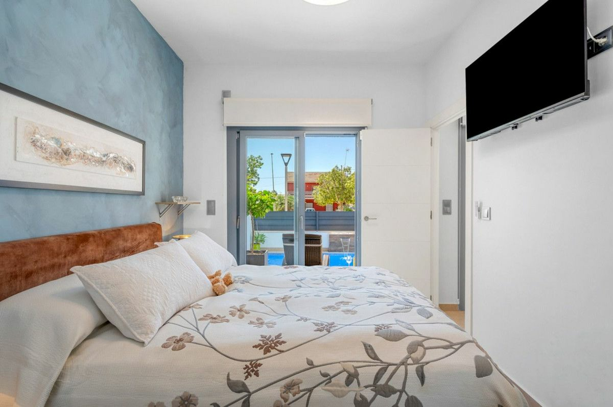 3-bedroom House In Formentera Del Segura, Spain (122 M²)