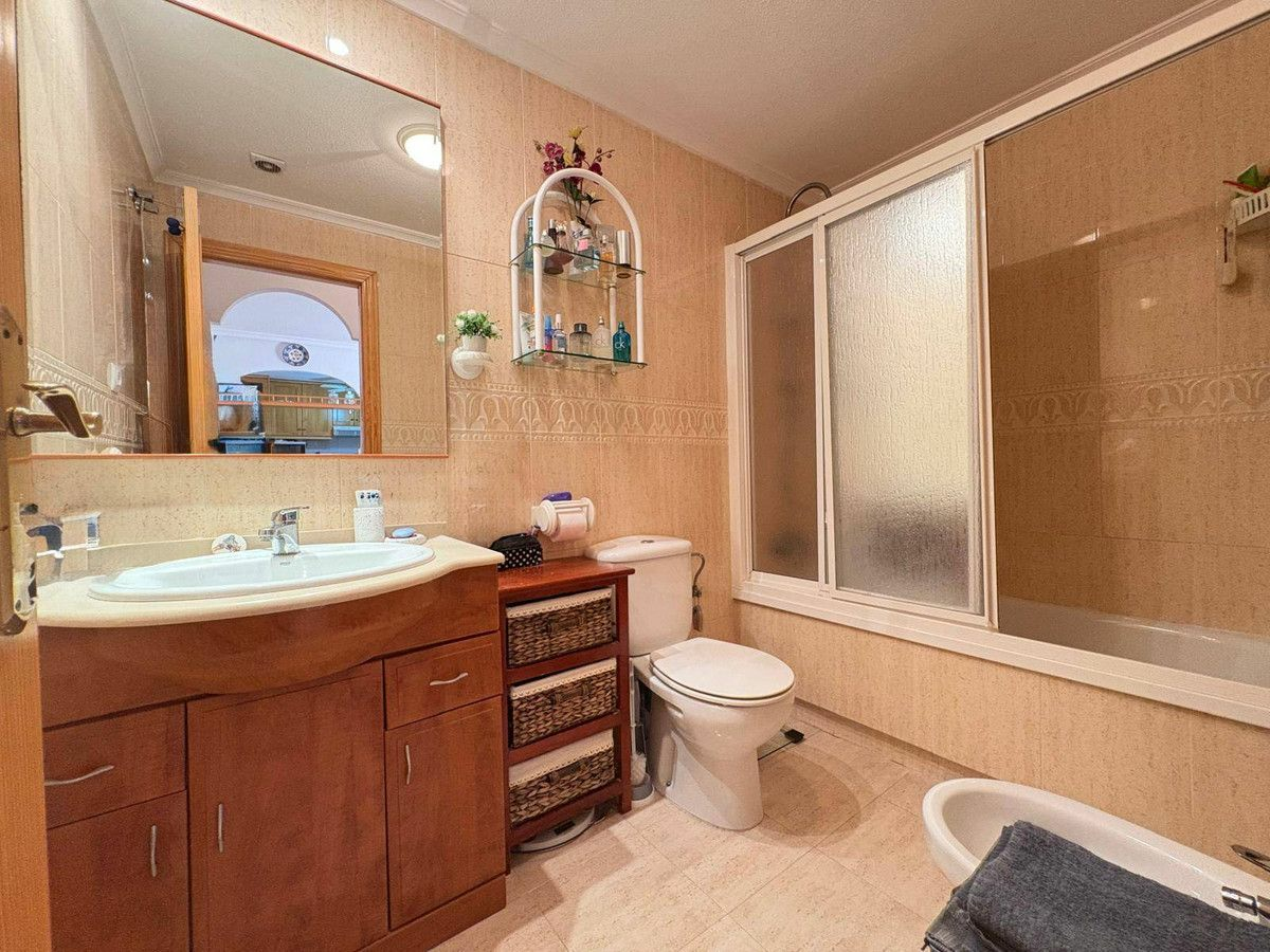 2-bedroom Apartment In Gran Alacant, Spain (77 M²)