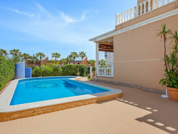 6-bedroom Villa In Torrevieja, Spain (500 M²)