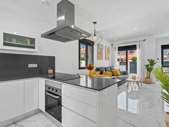 3-bedroom Villa In Torrevieja, Spain (105 M²)