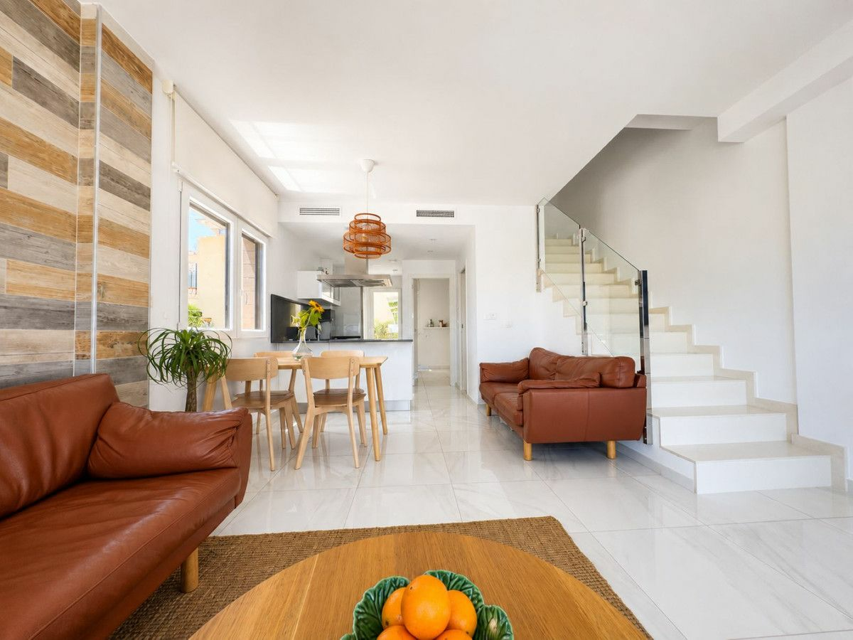 3-bedroom House In Torrevieja, Spain (106 M²)