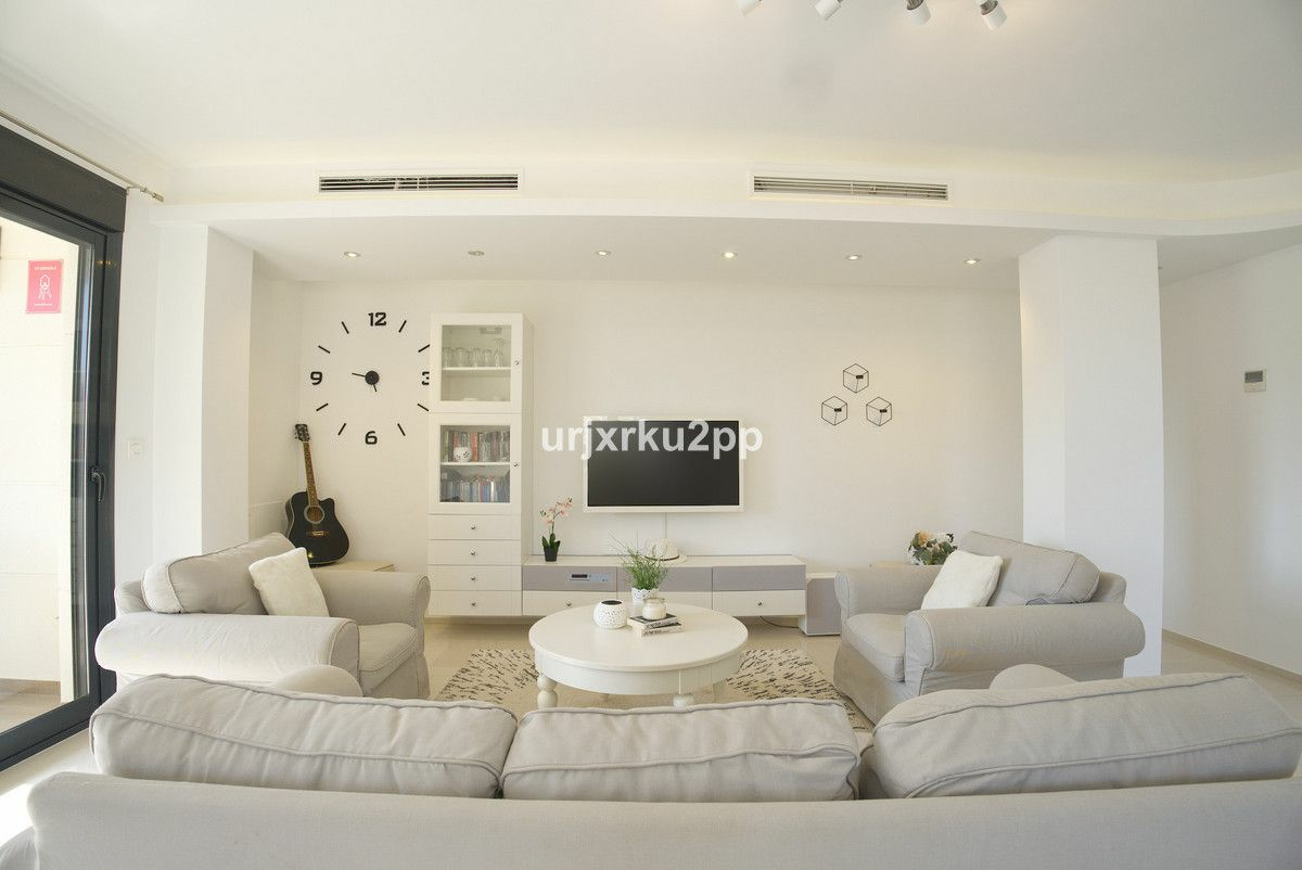 3-bedroom House In Orihuela Costa, Spain (100 M²)