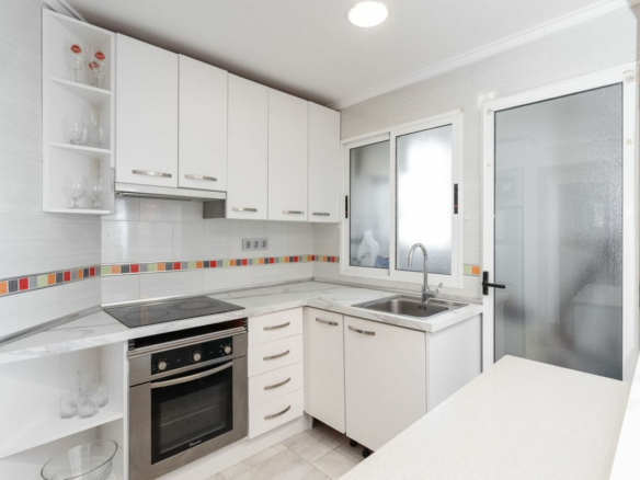 3-bedroom Apartment In Torrevieja, Spain (80 M²)