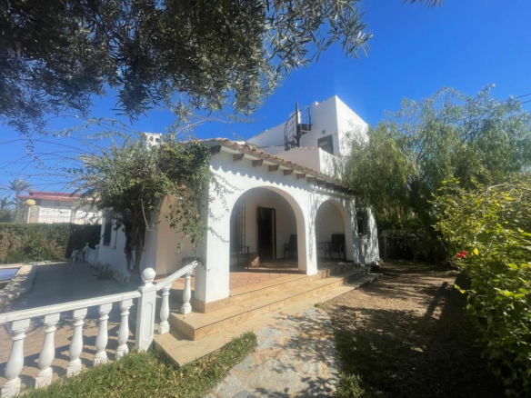 4-bedroom Villa In Cabo Roig, Spain (180 M²)