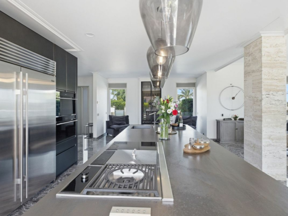 6-bedroom Villa In Orihuela Costa, Spain (442 M²)