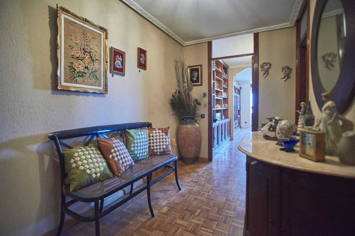 4-bedroom Apartment In Alicante, Spain (170 M²)