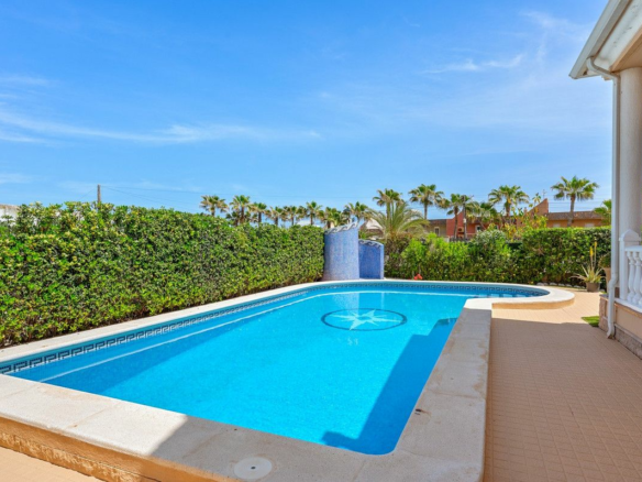 6-bedroom Villa In Torrevieja, Spain (500 M²)