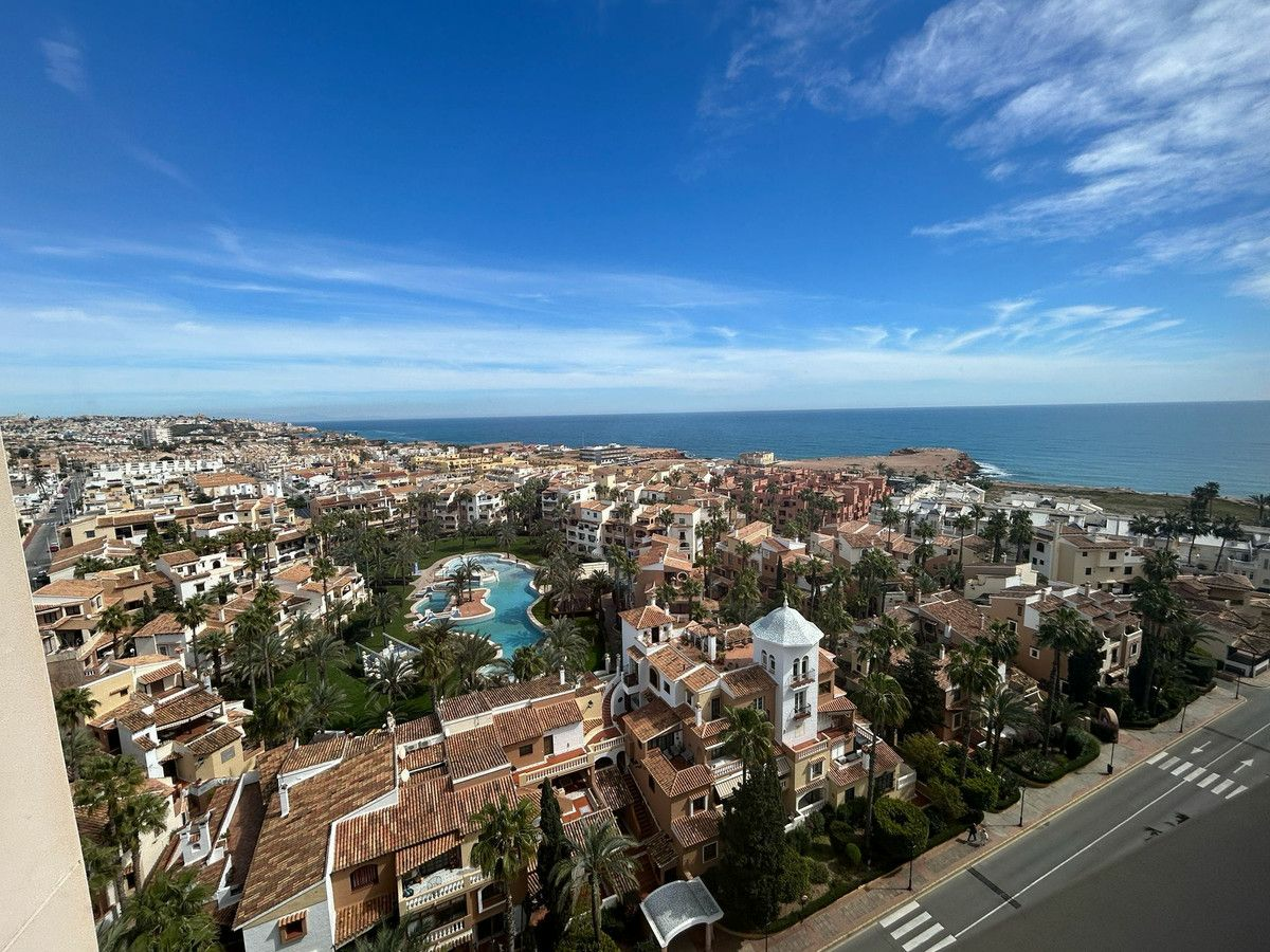 3-bedroom Apartment In Torrevieja, Spain (95 M²)