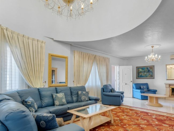 7-bedroom Villa In Rojales, Spain (179 M²)