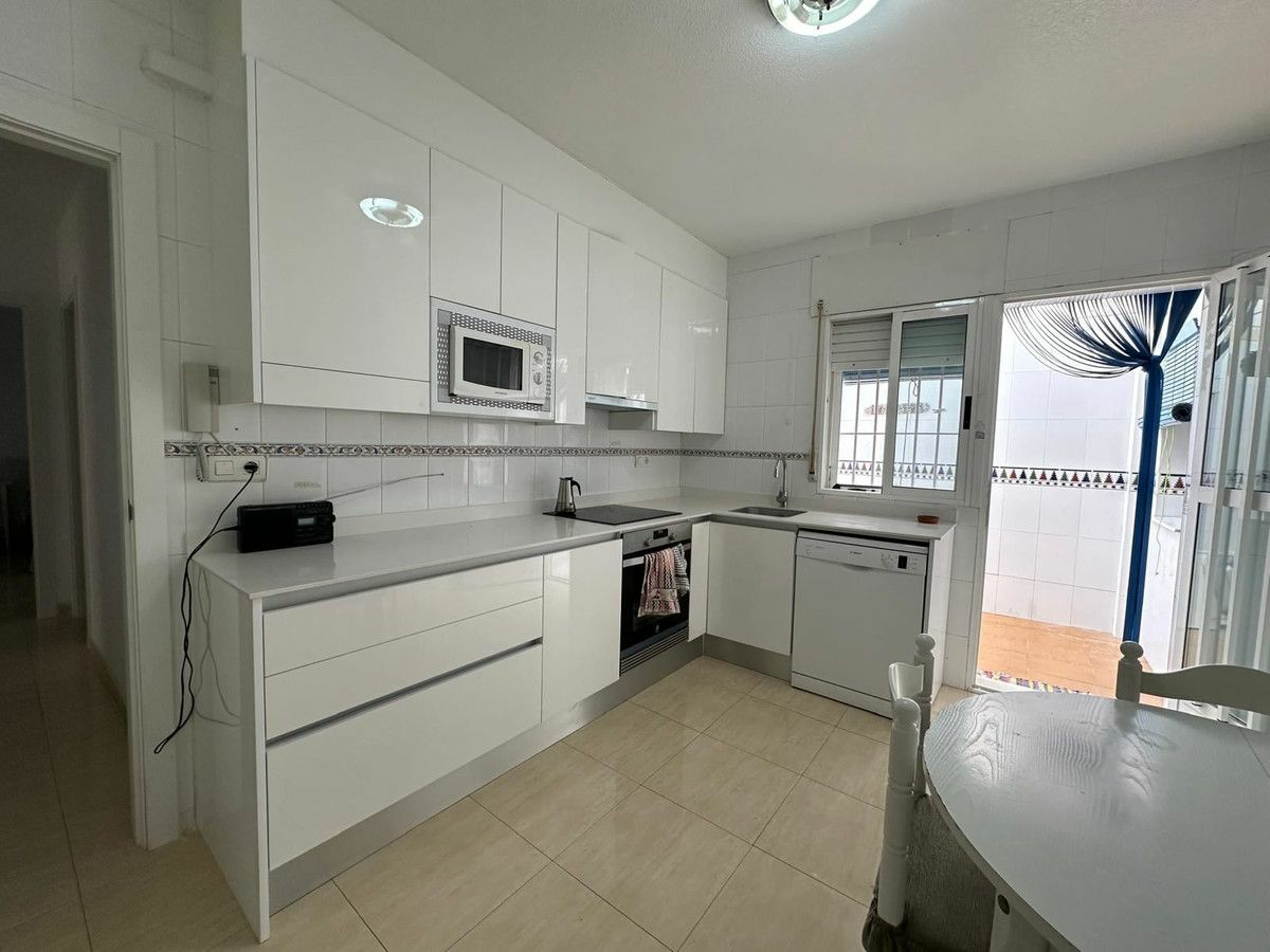 4-bedroom House In Los Alcázares, Spain (82 M²)