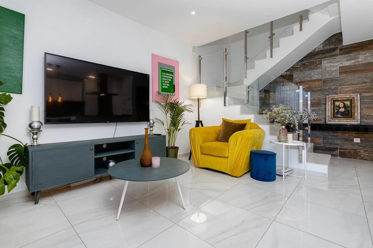 3-bedroom Villa In San Miguel De Salinas, Spain (134 M²)