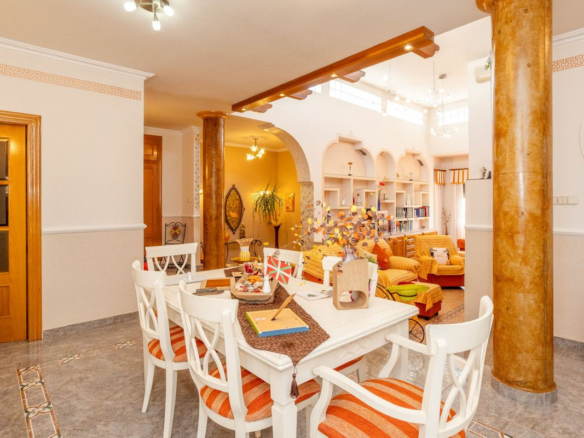 4-bedroom Villa In La Union, Spain (163 M²)