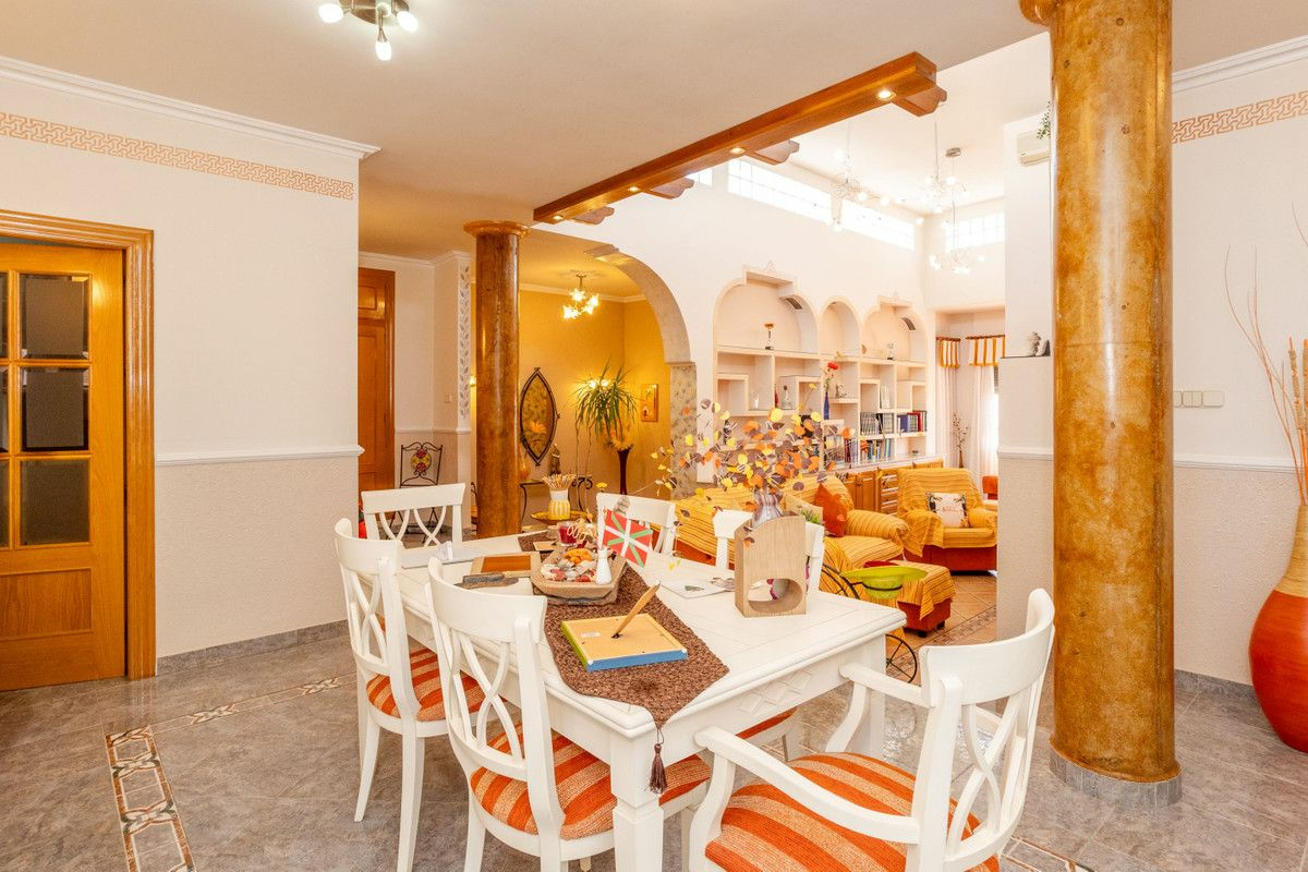 4-bedroom Villa In La Union, Spain (163 M²)