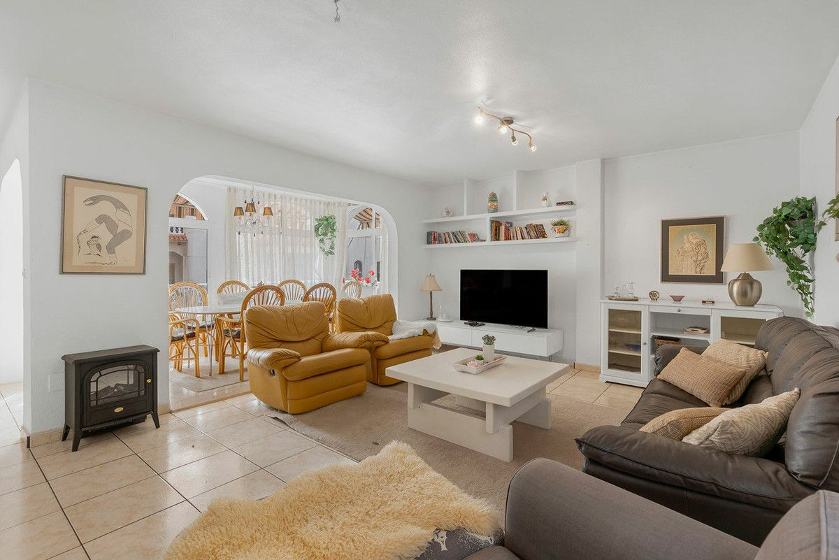 4-bedroom Apartment In Torrevieja, Spain (160 M²)