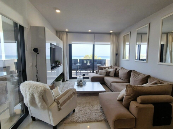 3-bedroom Apartment In Orihuela Costa, Spain (114 M²)