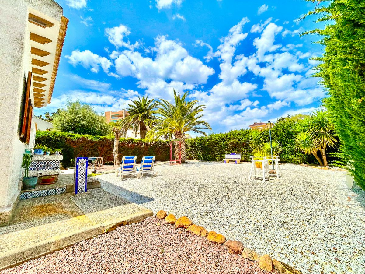 3-bedroom Villa In Orihuela Costa, Spain (144 M²)