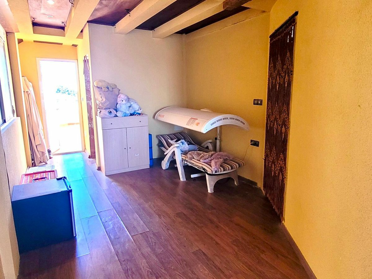 3-bedroom Apartment In Guardamar Del Segura, Spain (108 M²)