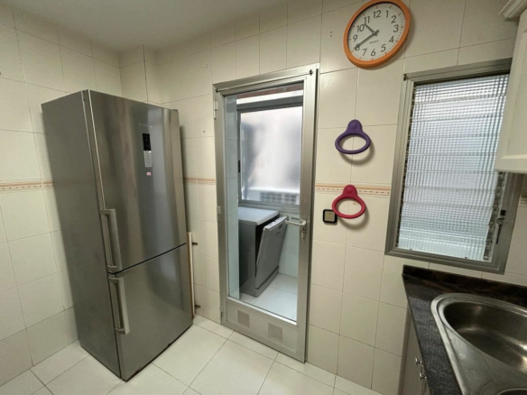 3-bedroom Apartment In Alicante, Spain (89 M²)
