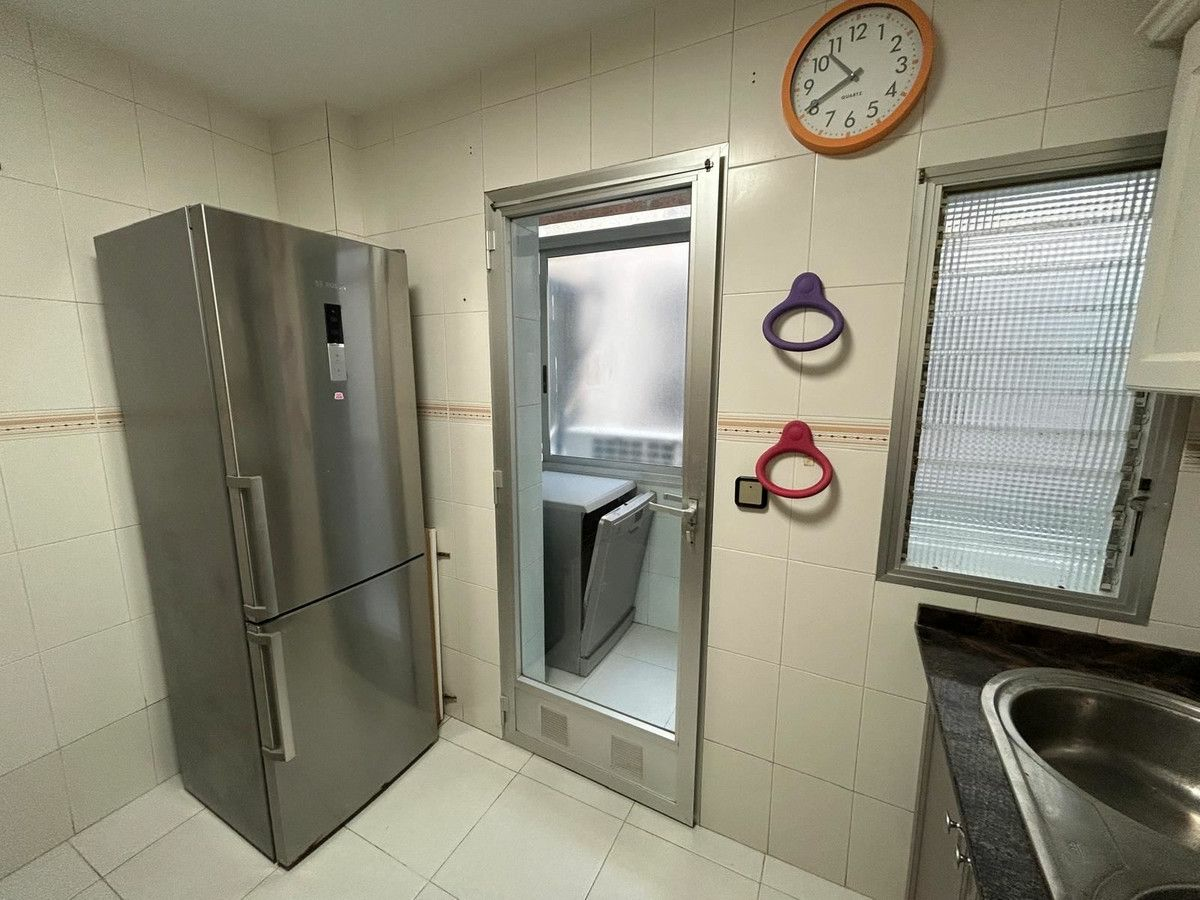 3-bedroom Apartment In Alicante, Spain (89 M²)