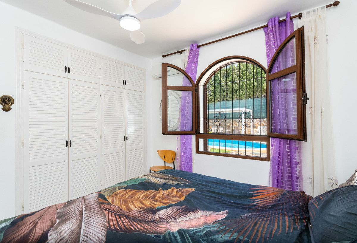 4-bedroom Villa In Orihuela Costa, Spain (150 M²)
