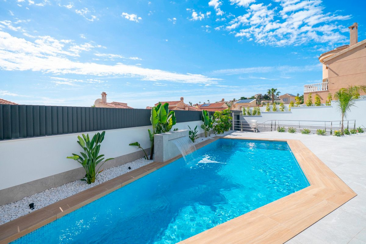 4-bedroom Villa In Rojales, Spain (203 M²)