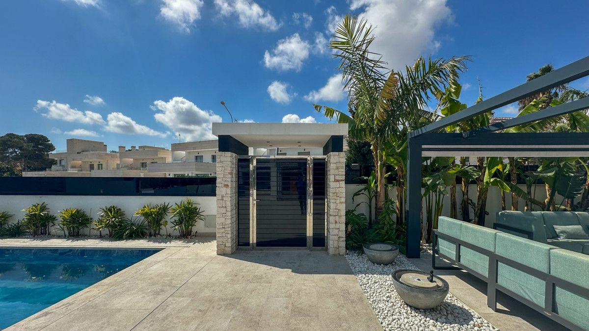 4-bedroom Villa In Orihuela Costa, Spain (527 M²)