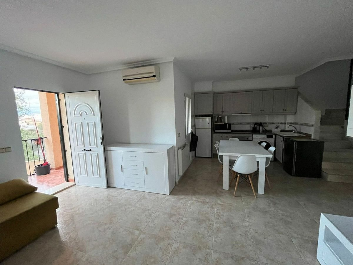 2-9-e5c49e House In Orihuela Costa