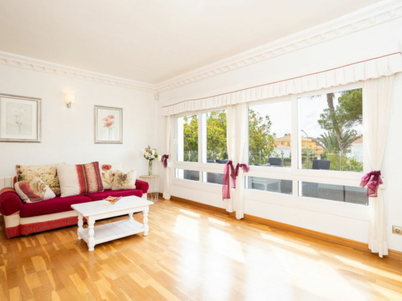 8-bedroom Villa In Orihuela Costa, Spain (446 M²)