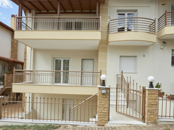 4-bedroom Maisonette In Thermi, Greece (209 M²)