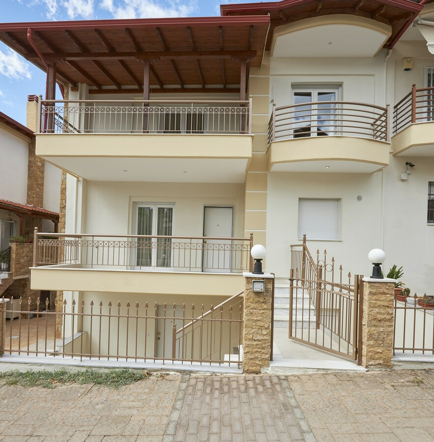 4-bedroom Maisonette In Thermi, Greece (209 M²)