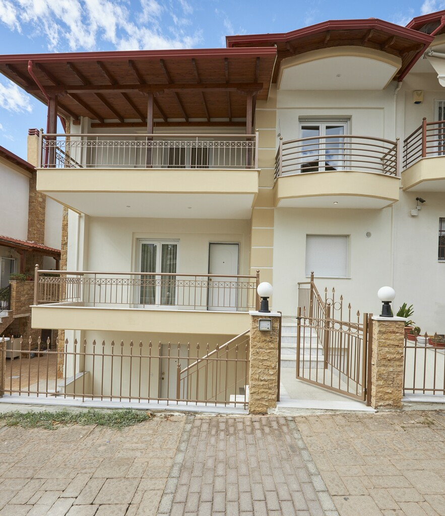 22yvubvmhms-b35517 4-bedroom Maisonette In Thermi, Greece (209 M²)