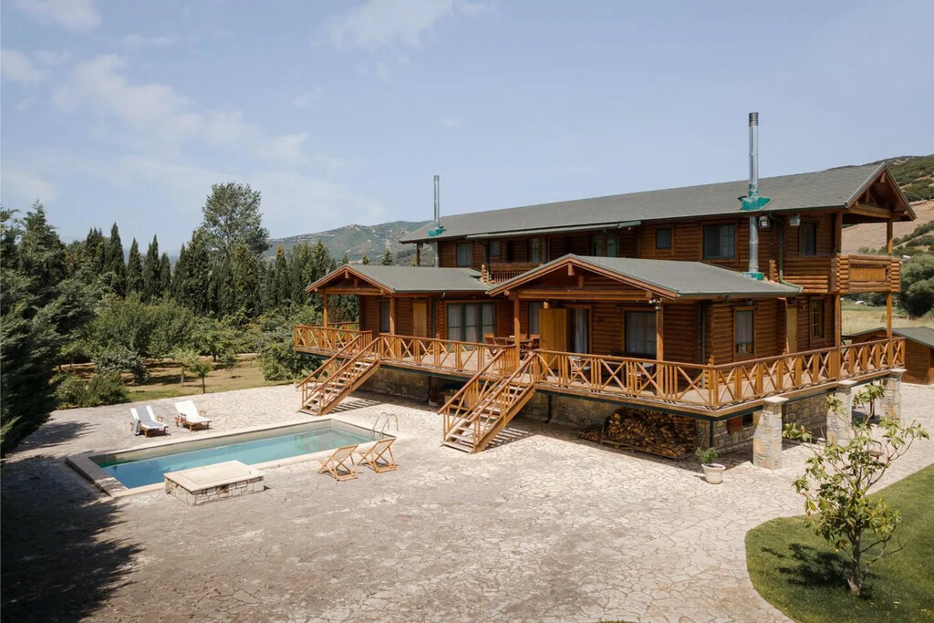 Detached House 420 M2 In Kalavrita, Greece