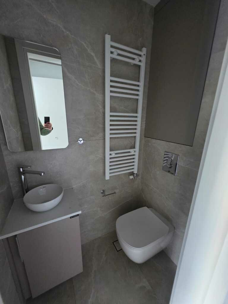 2hpbqpjs0qu-1dec93 Flat 74 M2 In Voula, Greece
