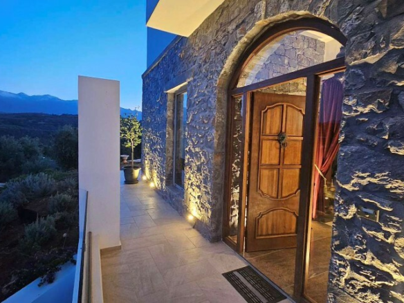Villa 336 M2 In Vamos, Greece
