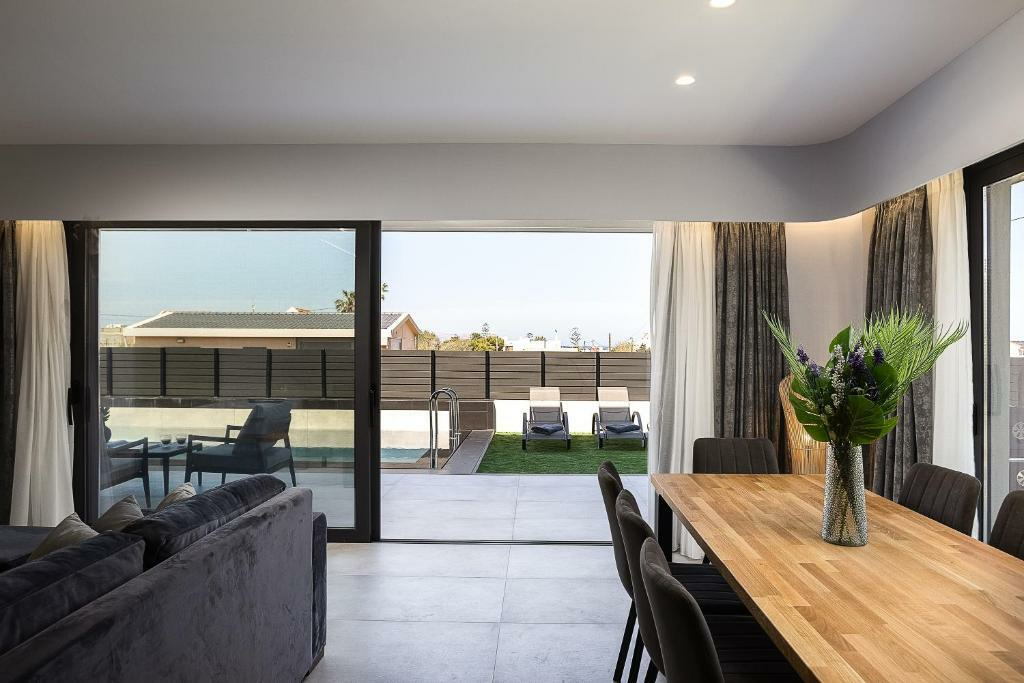 Villa 300 M2 In Gouves, Greece