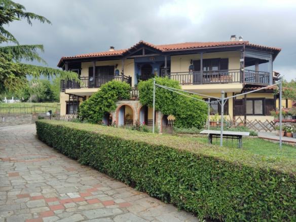 3-bedroom Complex In Poligiros, Greece (277 M²)