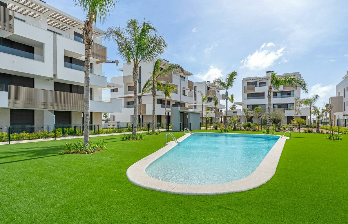 2-bedroom Apartment In Los Alcázares, Spain (87 M²)