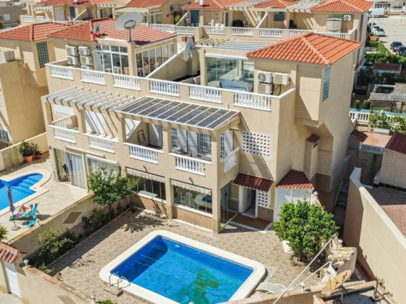 3-bedroom Apartment In Orihuela Costa, Spain (102 M²)