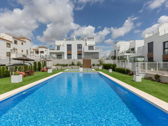 2-bedroom Apartment In Orihuela, Spain (98 M²)